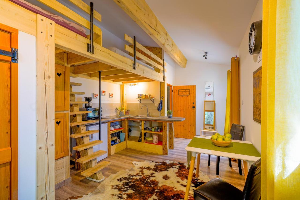 Le Mont Besset Bed & Breakfast Lalouvesc Exterior photo
