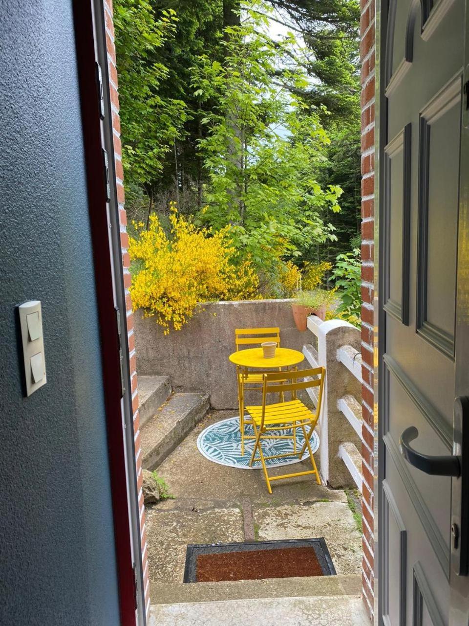 Le Mont Besset Bed & Breakfast Lalouvesc Exterior photo